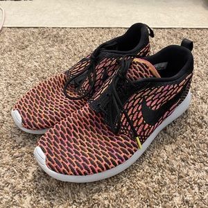 Nike Roshe Tennis Shoes